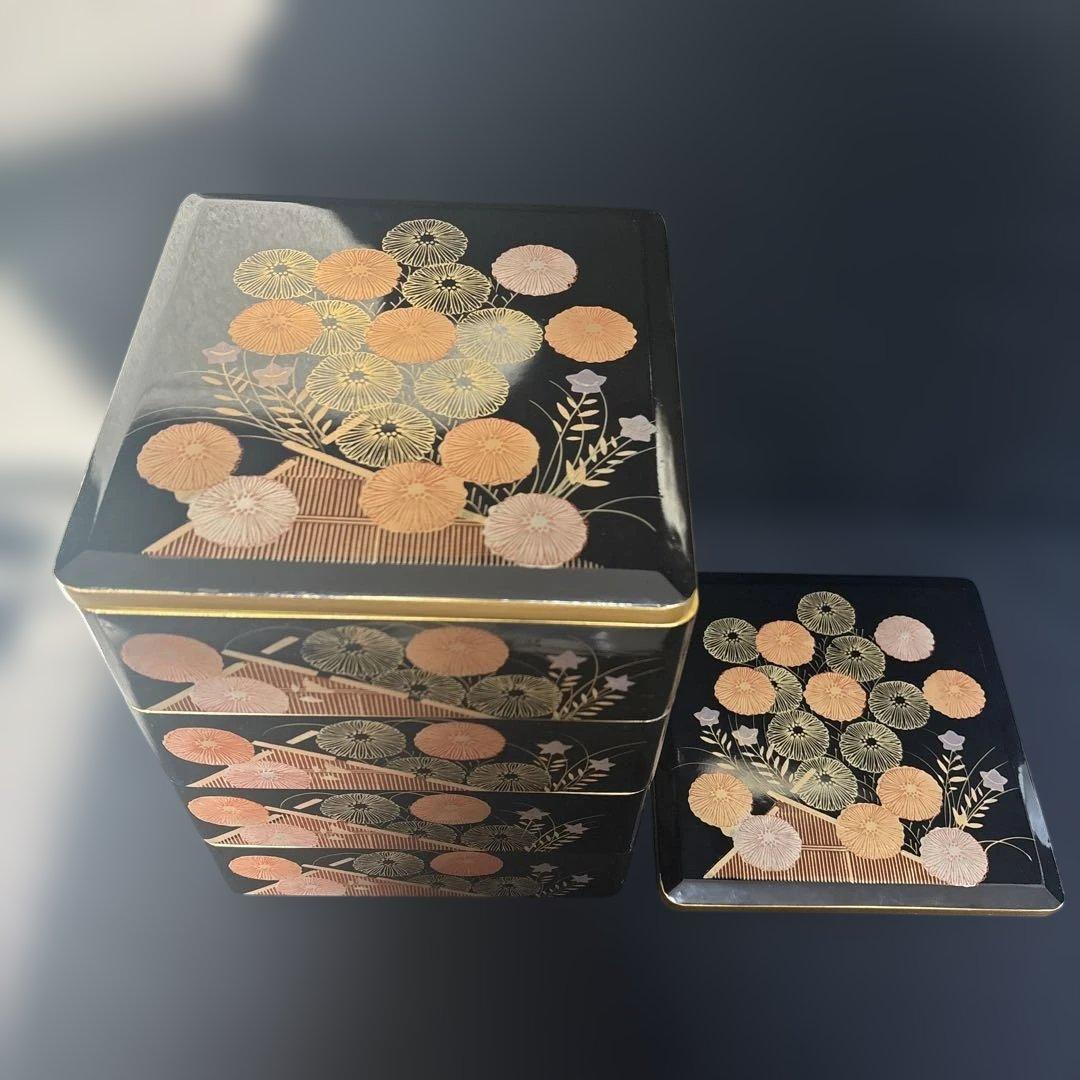 木製漆器　菊紋様 蒔絵　4段重箱　専用木箱付き 代り蓋つき