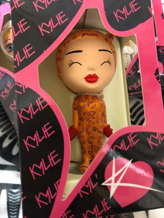 激レア　入手困難！カイリーミノーグ フィギュア4体セット