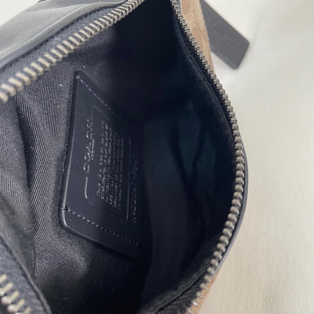 C5 美品✨COACH ボディバッグ F84711 ブラック×シグネチャー