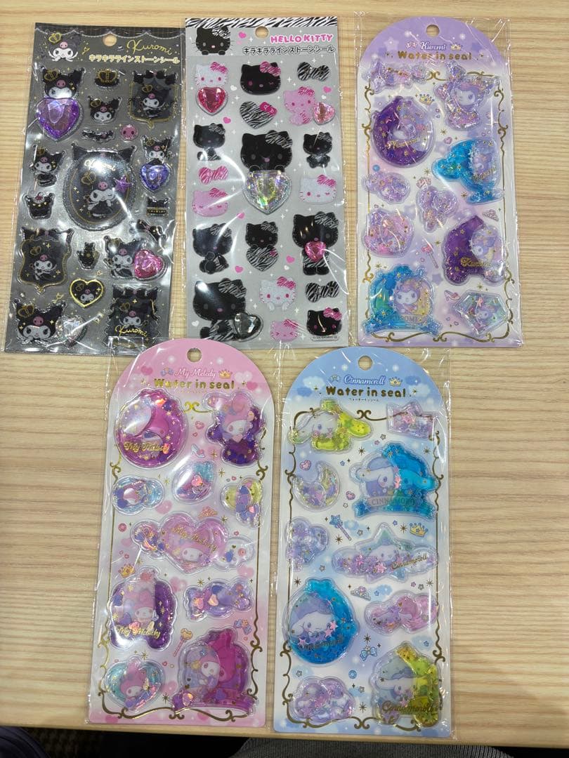 【正規品】サンリオ　うるちゅる　シール15枚セット