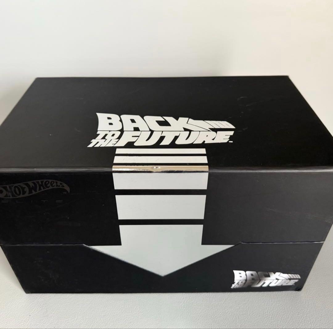 デロリアン 1/18スケール モデル Hot Wheels