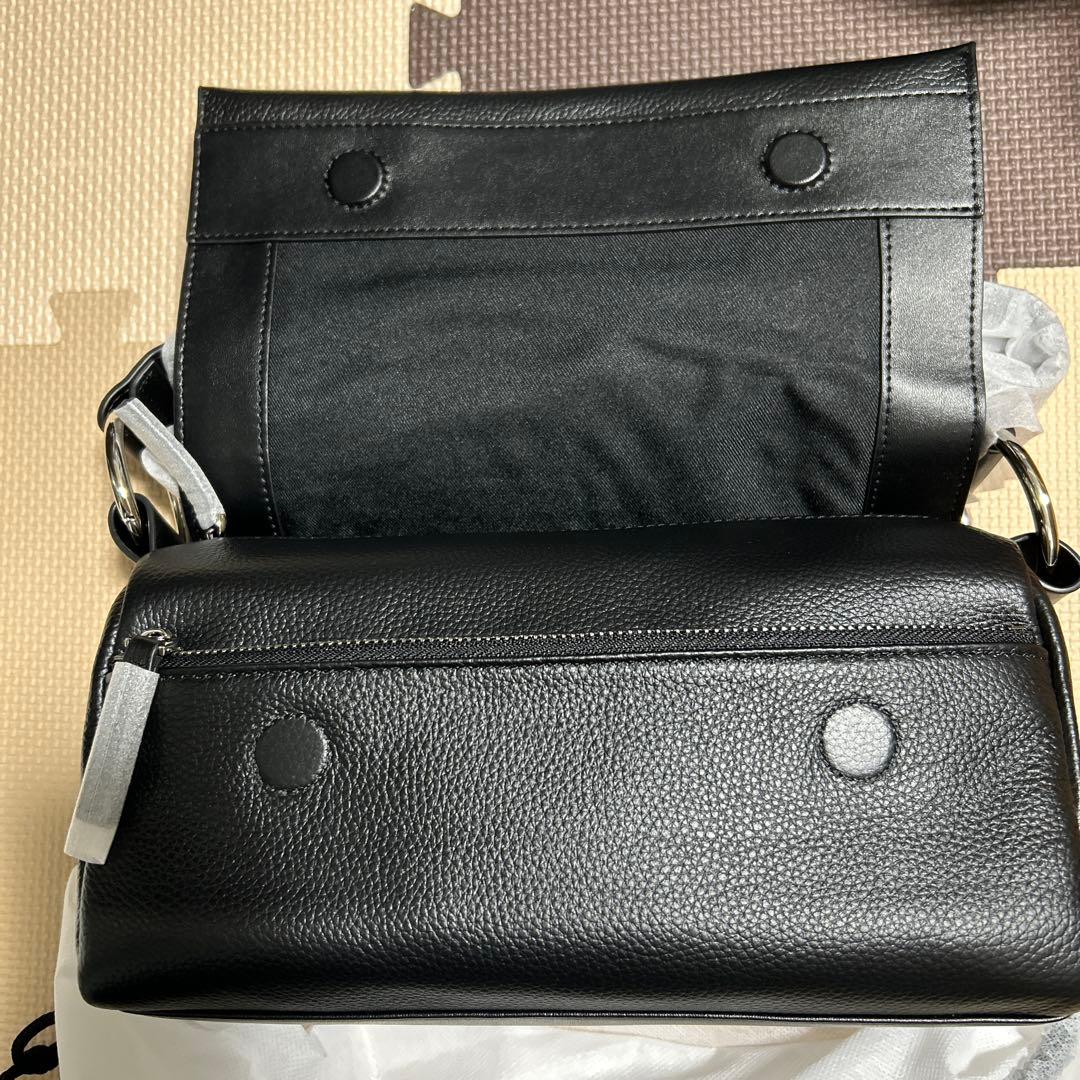 【新品未使用】BEARDSLEY(ビアズリー)レザーボディバッグ