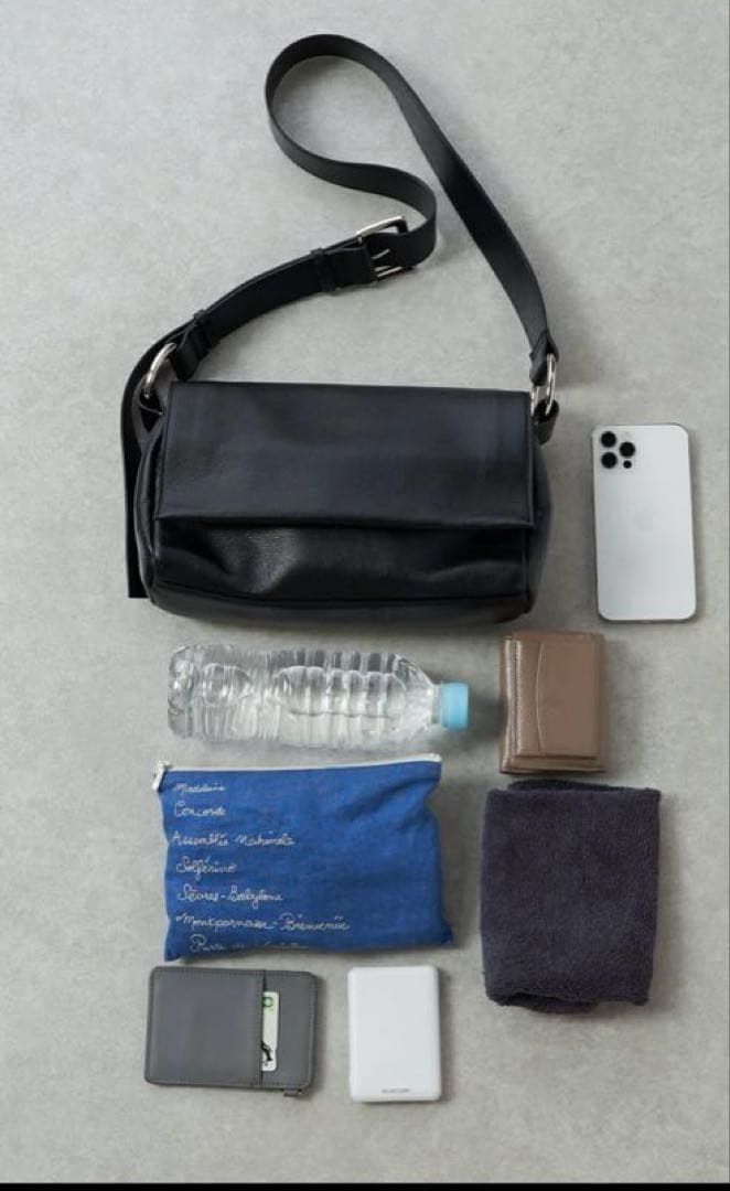 【新品未使用】BEARDSLEY(ビアズリー)レザーボディバッグ