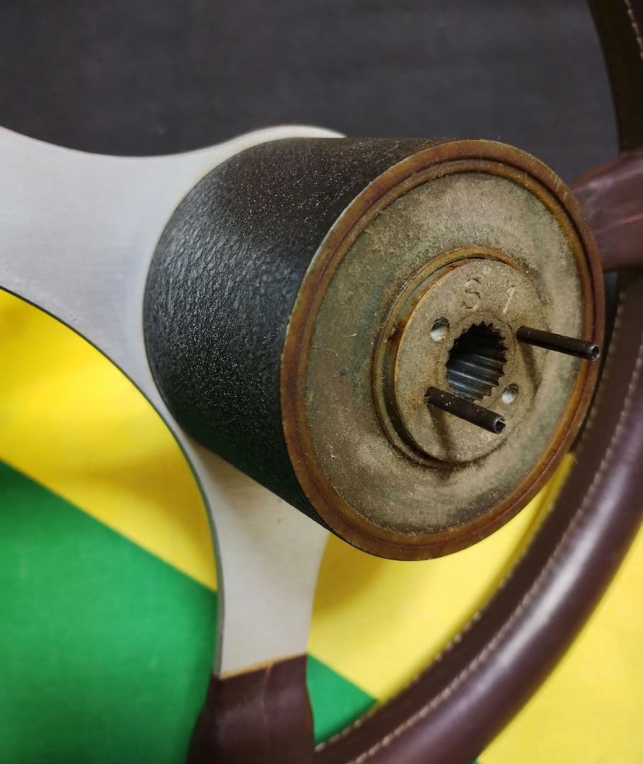 h*u様 momo　ステアリング