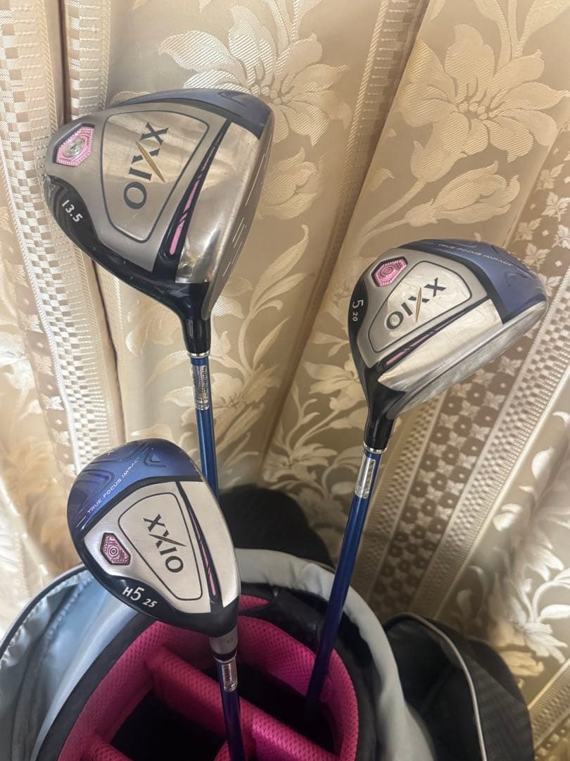 ゼクシオ テン レディース 　豪華 15点　XXIO 10 ゴルフセット バッグ