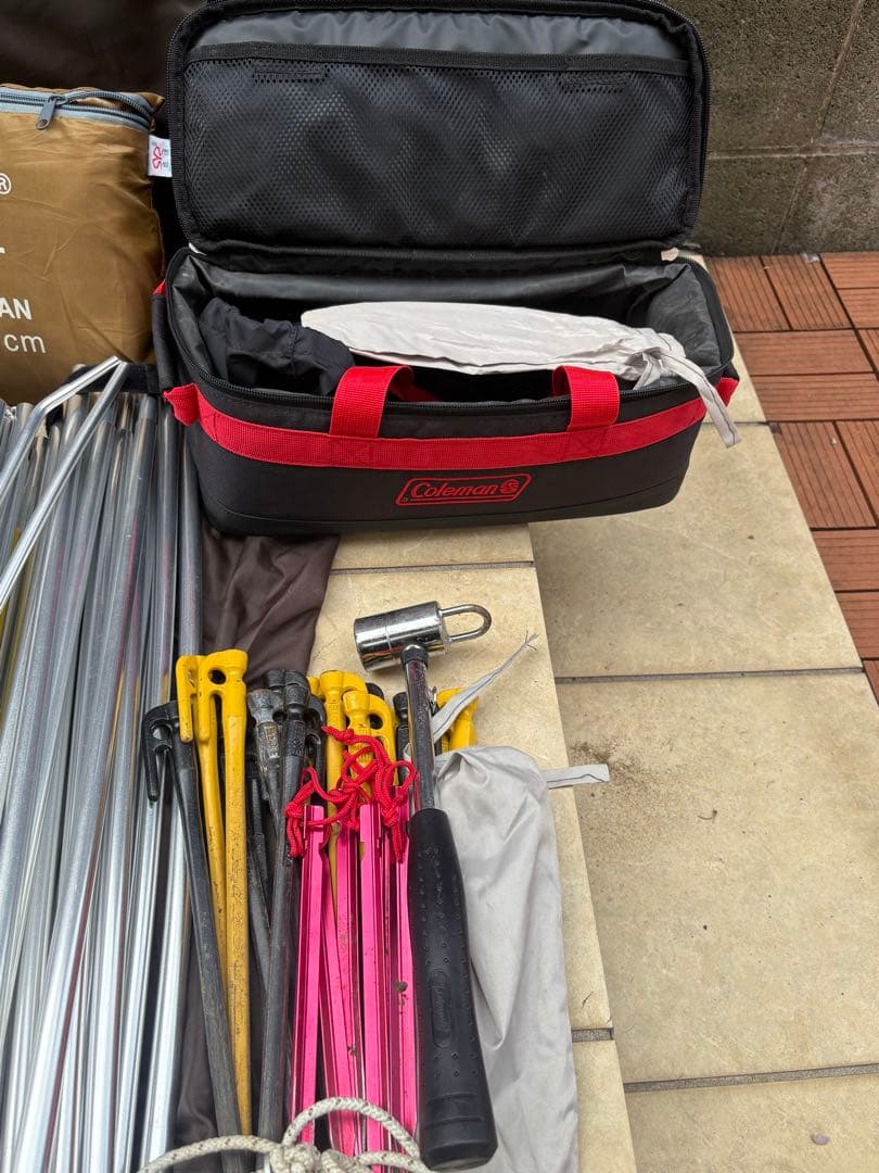 送料込みでおの値段！Coleman キャンプテント&タープセット付属品付き