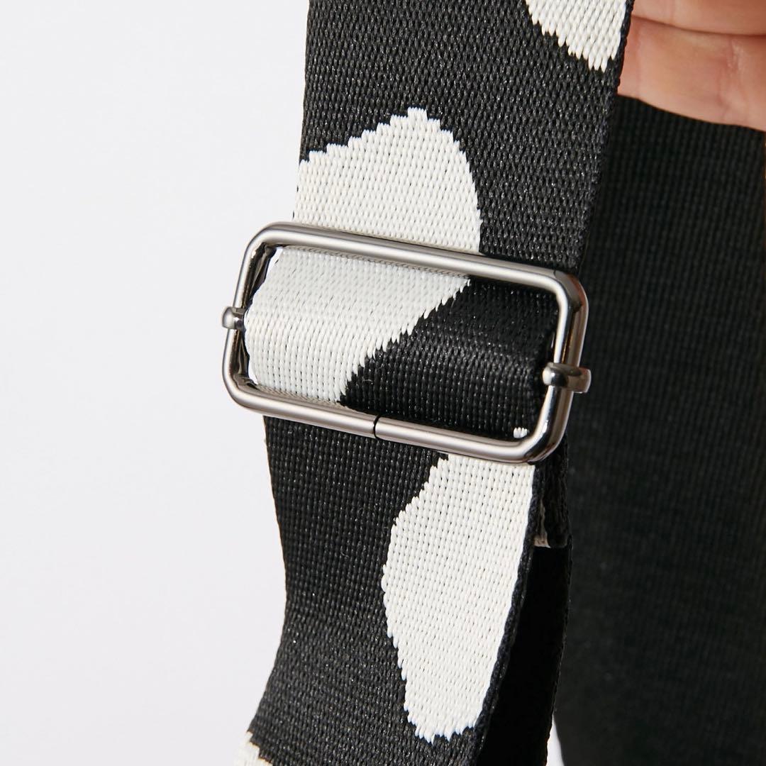 ドット柄ストラップ 黒 ボディバッグ