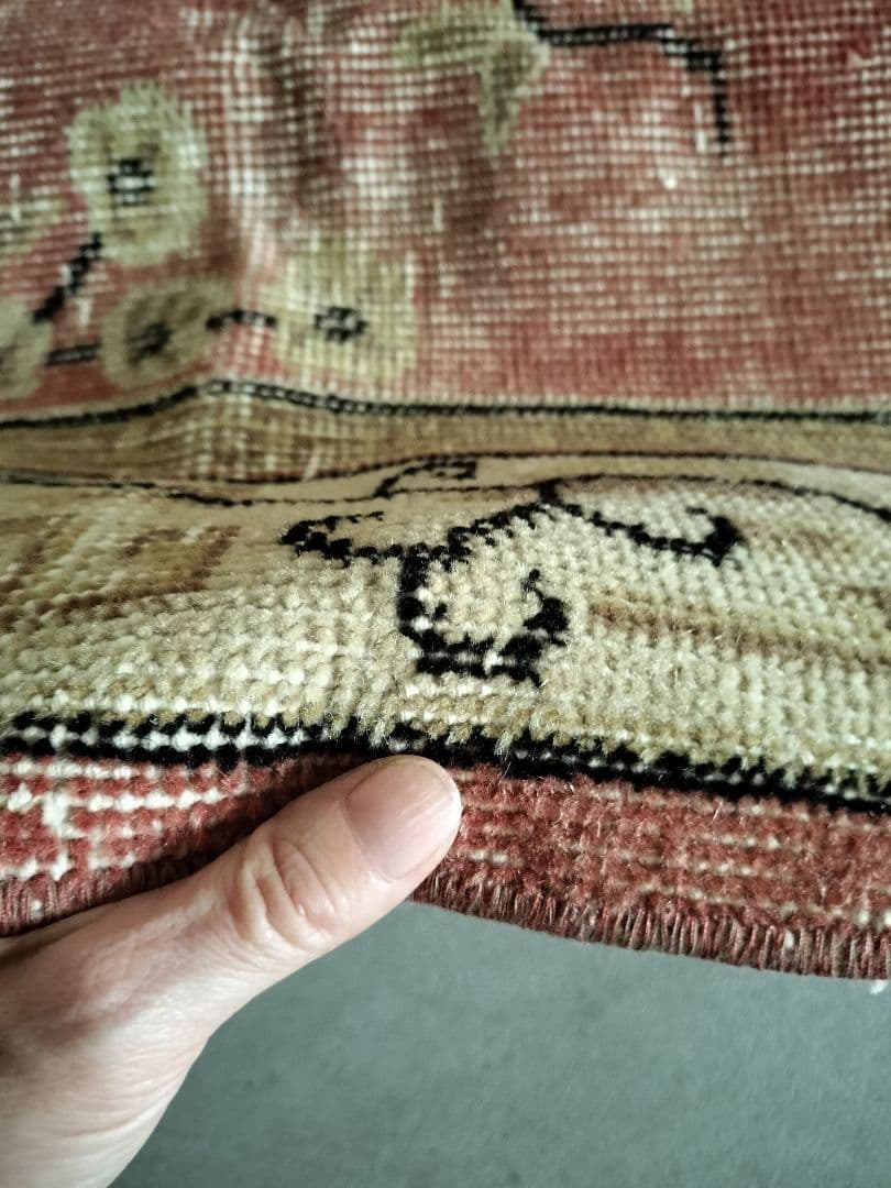 あせた赤のシノワズリラグ　ヴィンテージトルコラグ　No.665