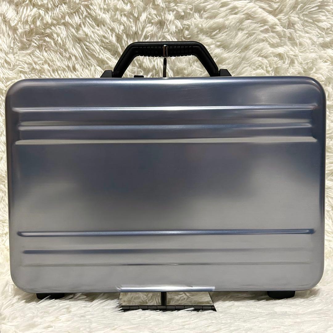 未使用　ゼロハリバートン　アタッシュケース　ブルーグレーカラー