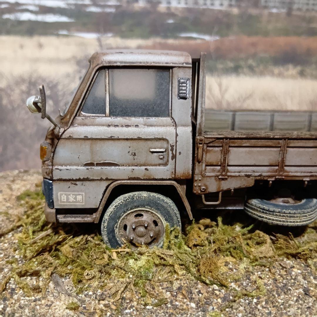 三菱ふそうキャンター1/32完成品。