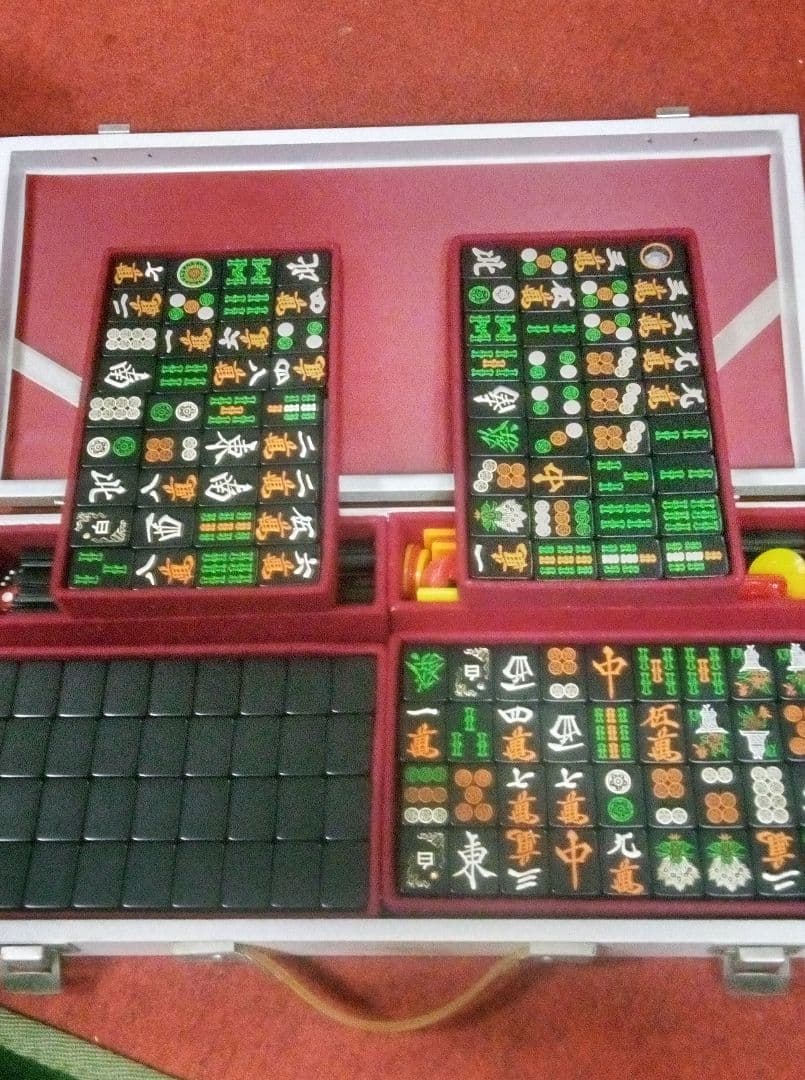 自動仕様麻雀牌セット 黒・緑・オレンジ デザイン（美品）