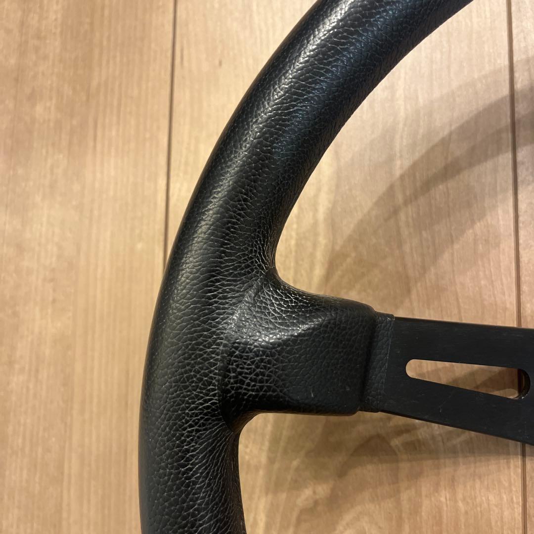 MOMO ステアリング MOD.08 ブラックレザー