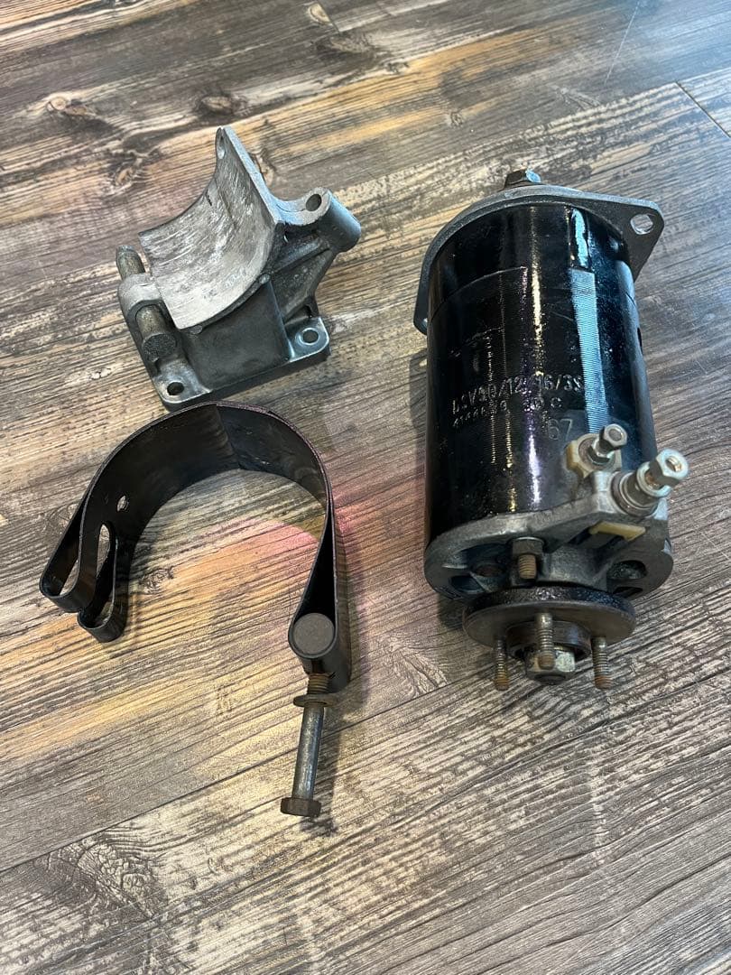 旧車 フィアット500 ダイナモ(オルタネーター)