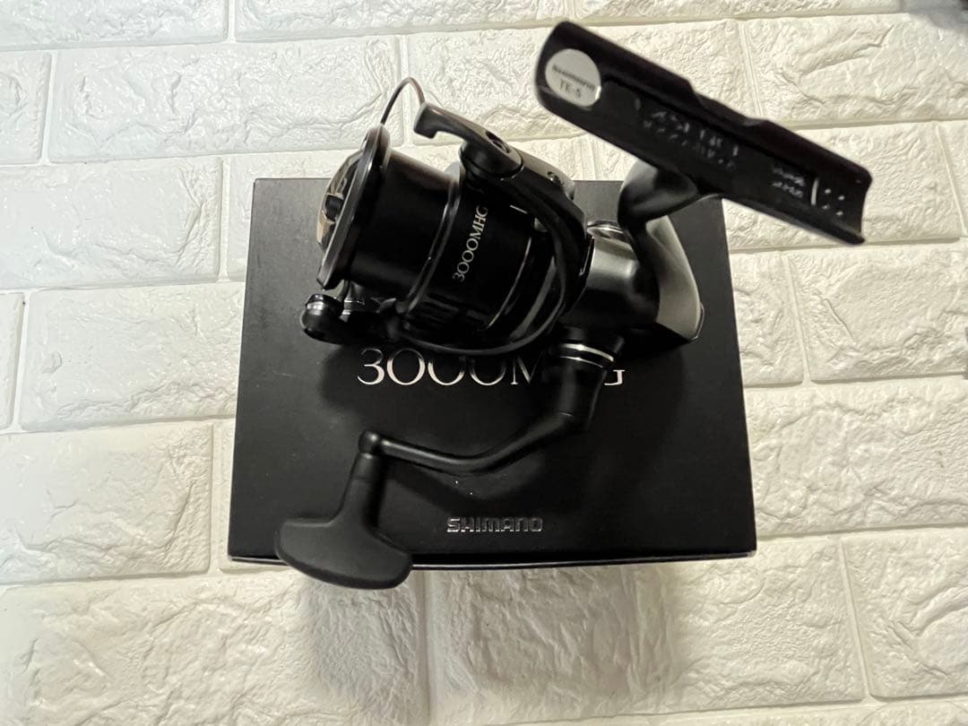 【新品未使用】シマノ スピニングリール 21エクスセンス 3000MHG