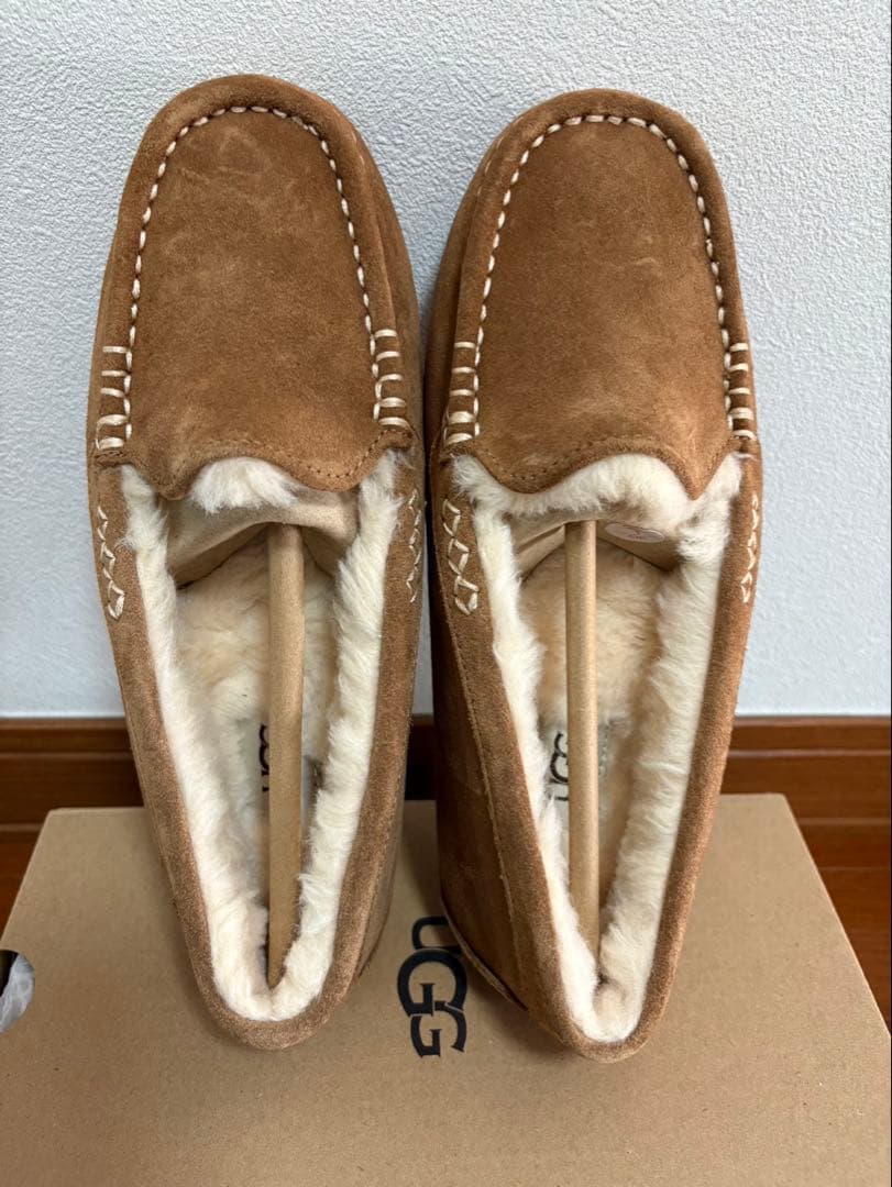 UGG モカシン アンスレー　２４センチ　新品未使用