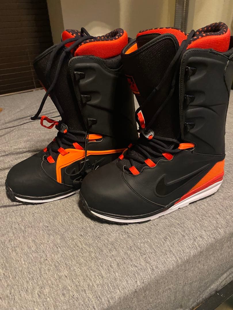 ［美品］NIKE SB LUNAR 28cm スノボブーツ ブラック/オレンジ