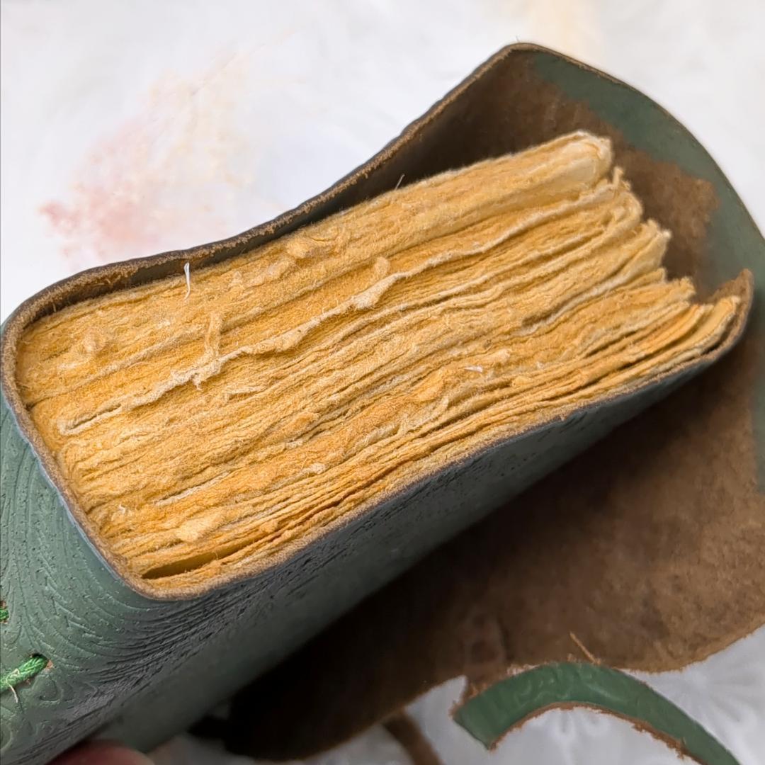 インドのアンティーク雑貨✨魔法のジャーナル✨天然レザー製／ノート／ヴィンテージ