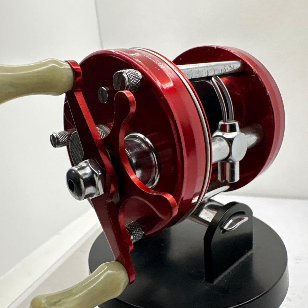 ABU Ambassadeur 5000A レッド