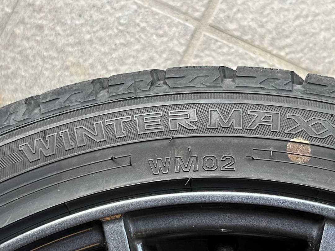 18インチVELVA BLACK DUNLOP WINTER MAX WM02