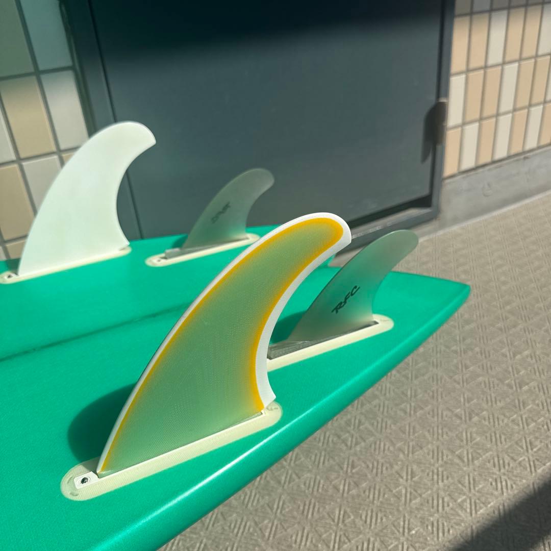 手渡し限定　グレースサーフボード　ミッドレングス　6.8