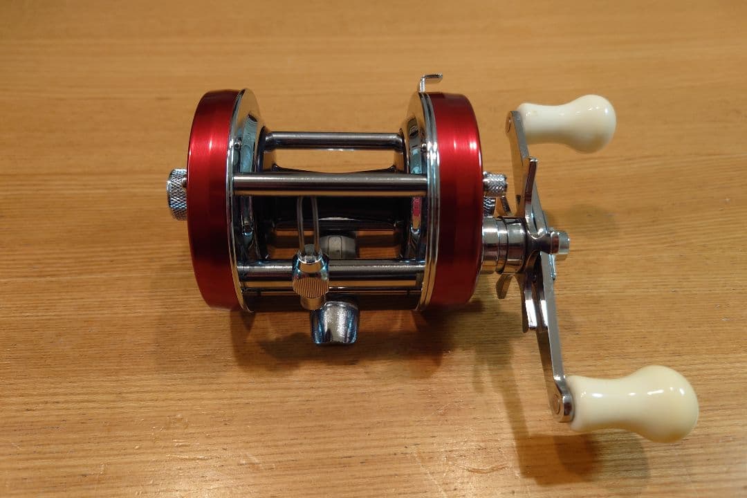 アブ　アンバサダー　6501csロケット 赤　左ハンドル　雷魚　怪魚