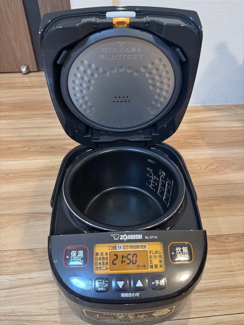 【美品】象印/炊飯器/NL-DT10-BA