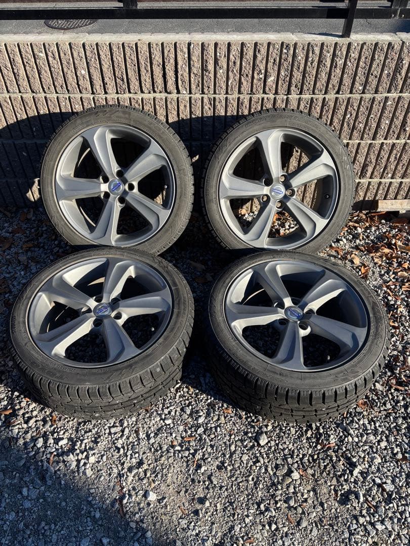 VOLVO純正ホイール スタッドレス V40 ホイールナット付き