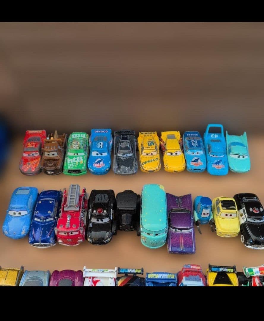 トミカ　カーズ