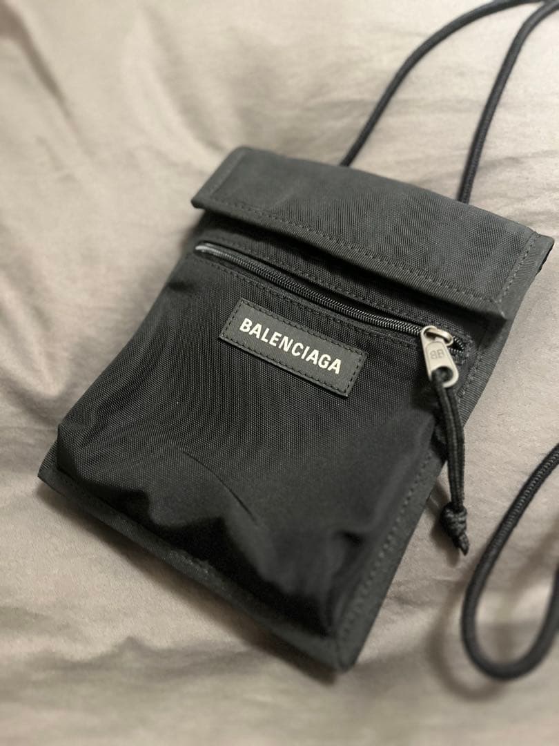 BALENCIAGA ブラック ショルダーバッグ