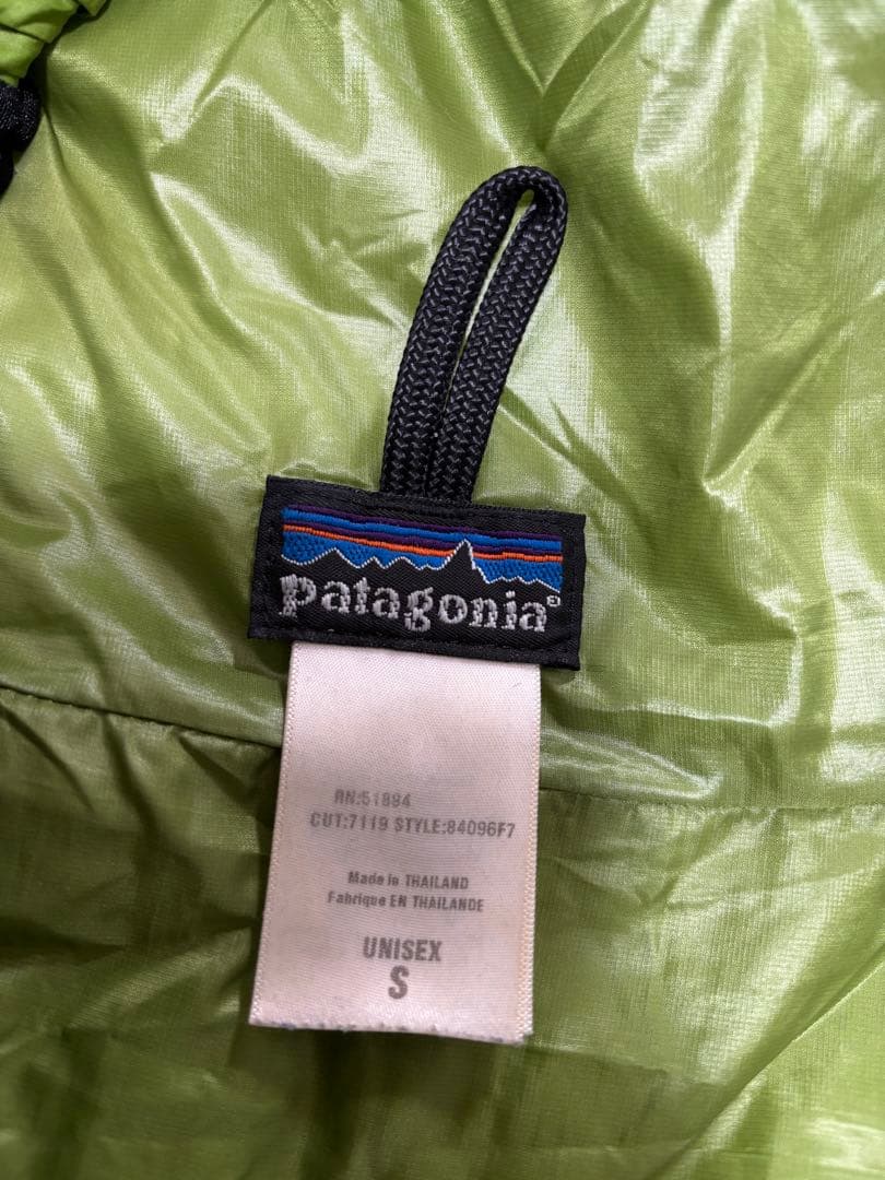 patagonia フード付きダウンジャケット S グリーン