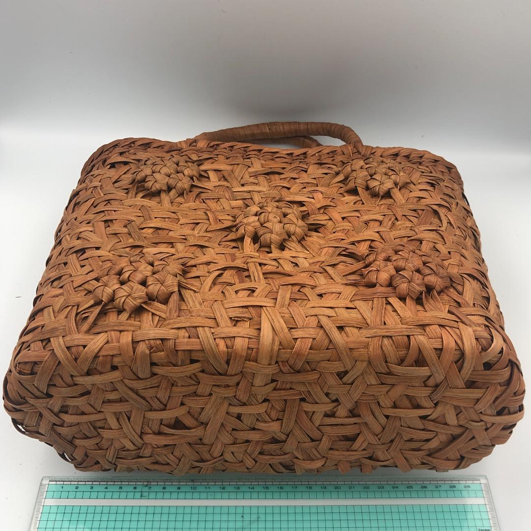 山葡萄バッグ　乱れ編み　花編み　内布付　新品　山ぶどう　籠バッグ　ハンドバッグ