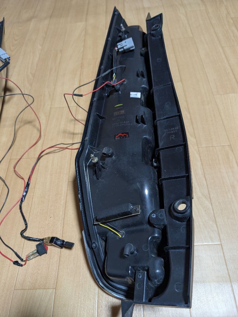 ヴォクシー　ノア　エスクァイア　80系　メテオ テールランプ