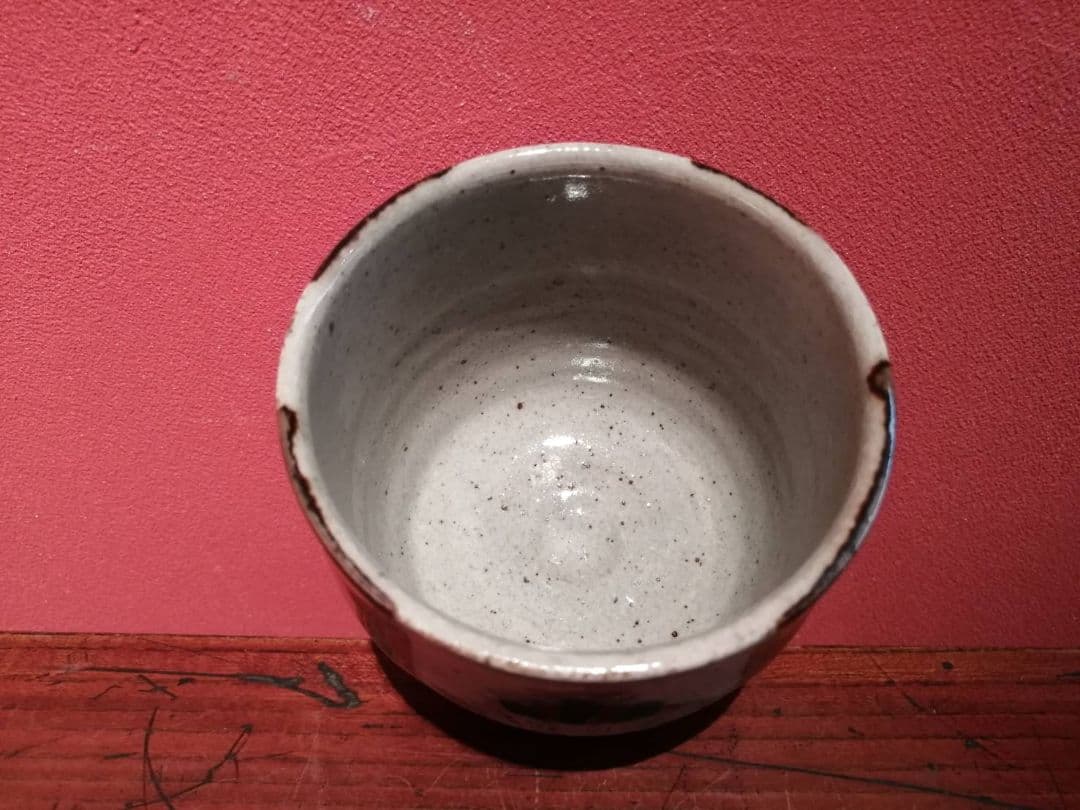 浜田友緒・作　赤絵茶碗（初窯作品）　共箱・略歴栞付き