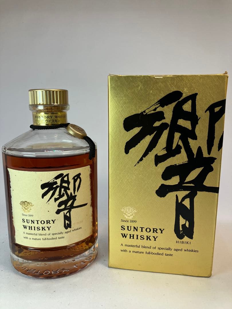 サントリーウイスキー響　裏ゴールドラベル　金キャップ　箱付き　未開封