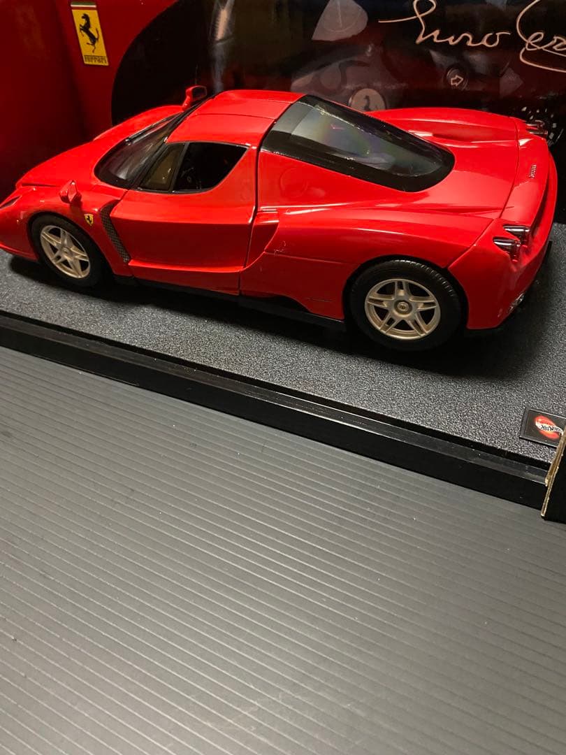 Ferrari Enzo 1/18 赤　エンッオ　フェラーリ