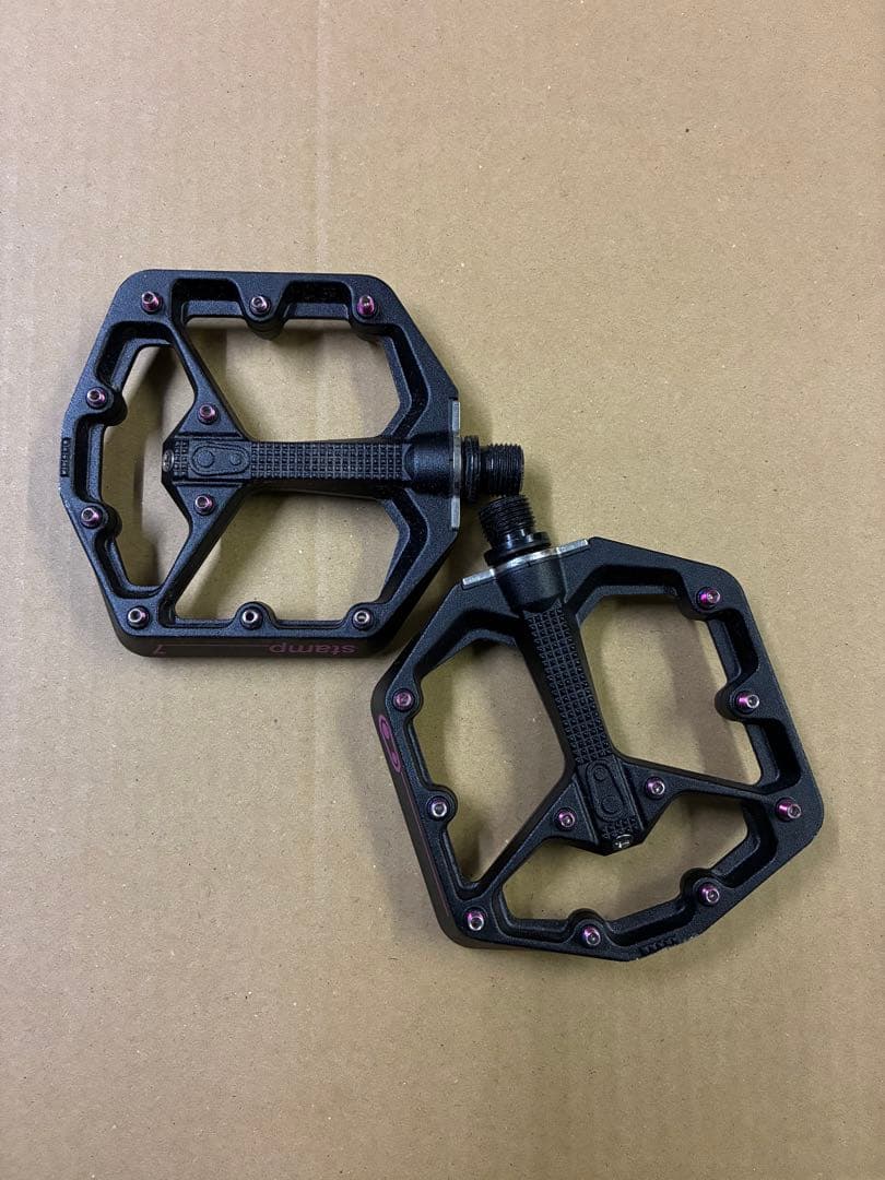 Crankbrothers Stamp7 フラットペダル burakku