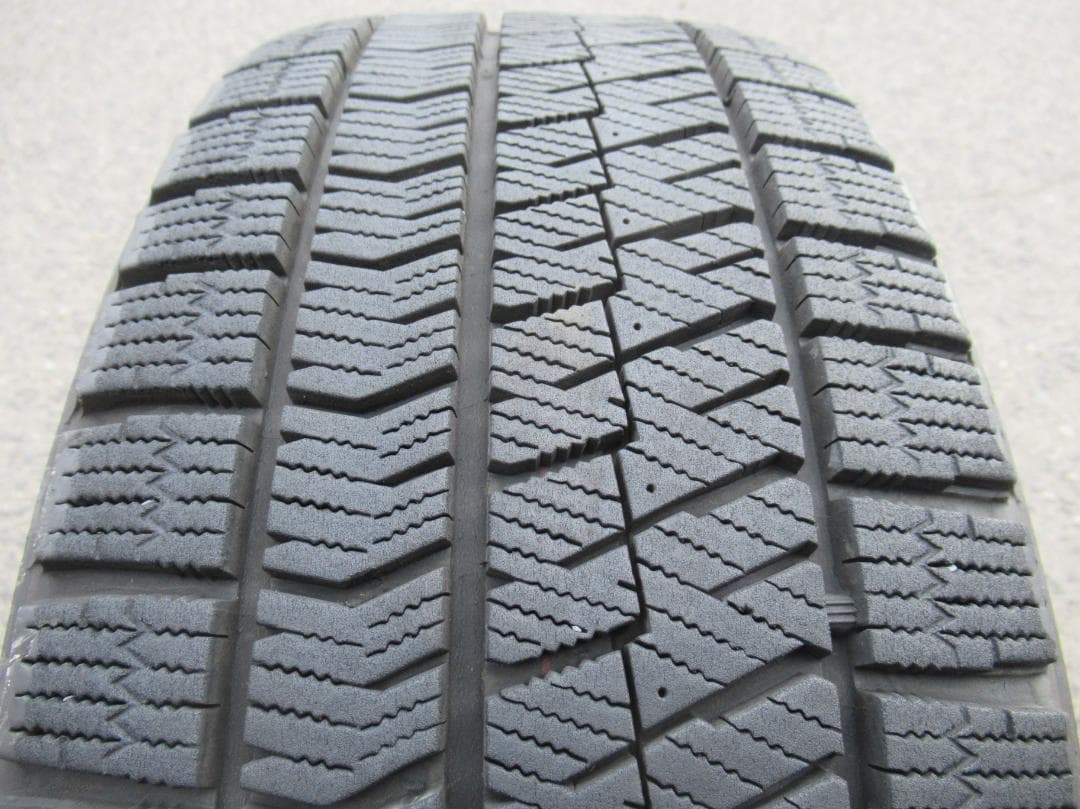 スタッドレス☆215/45R17 VRX2 プリウス レガシィ 手渡しOK☆
