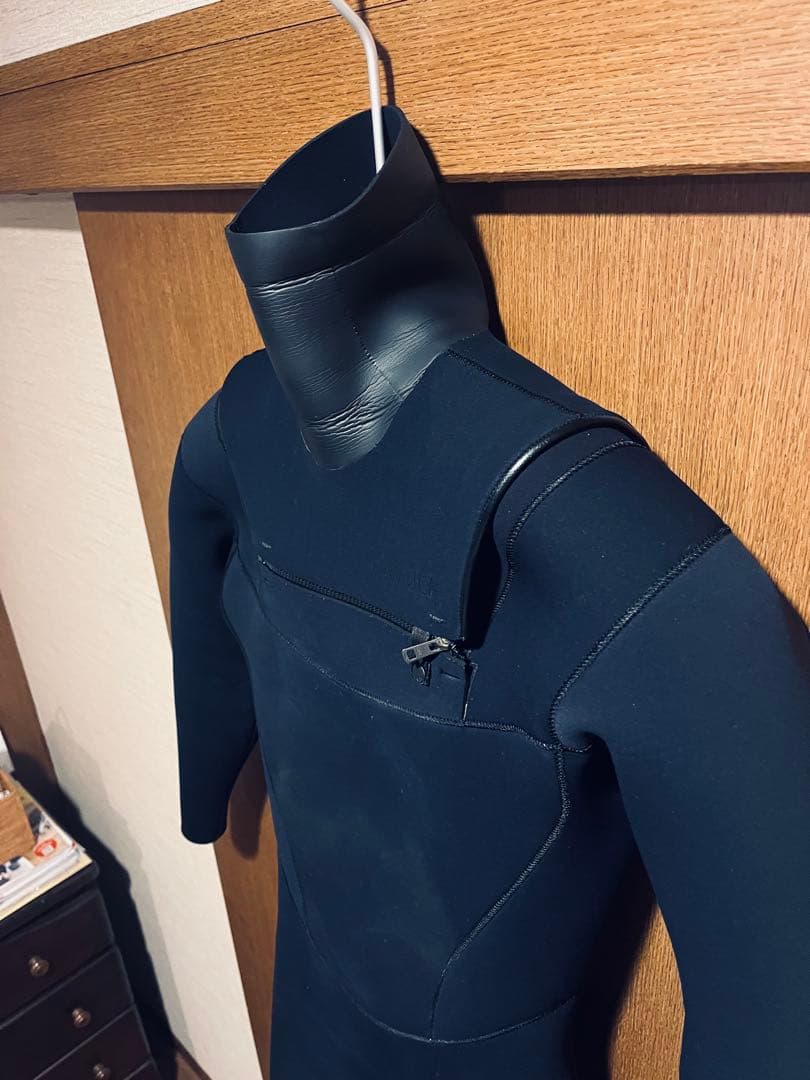 ほぼ新品　FAVULA ウェットスーツ　3／5ミリ　年末年始限定価格