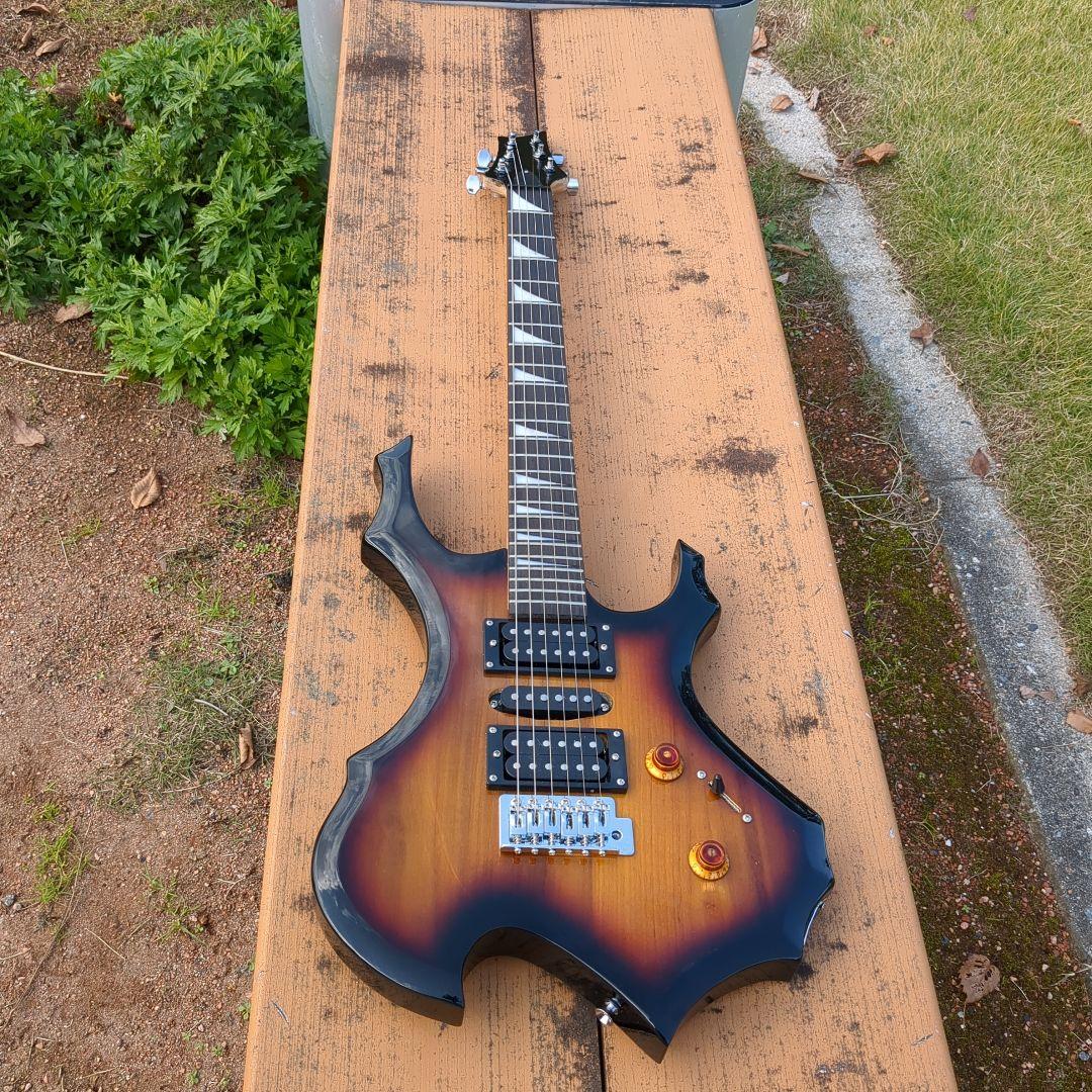 サンバースト エレキギター ユニークデザイン