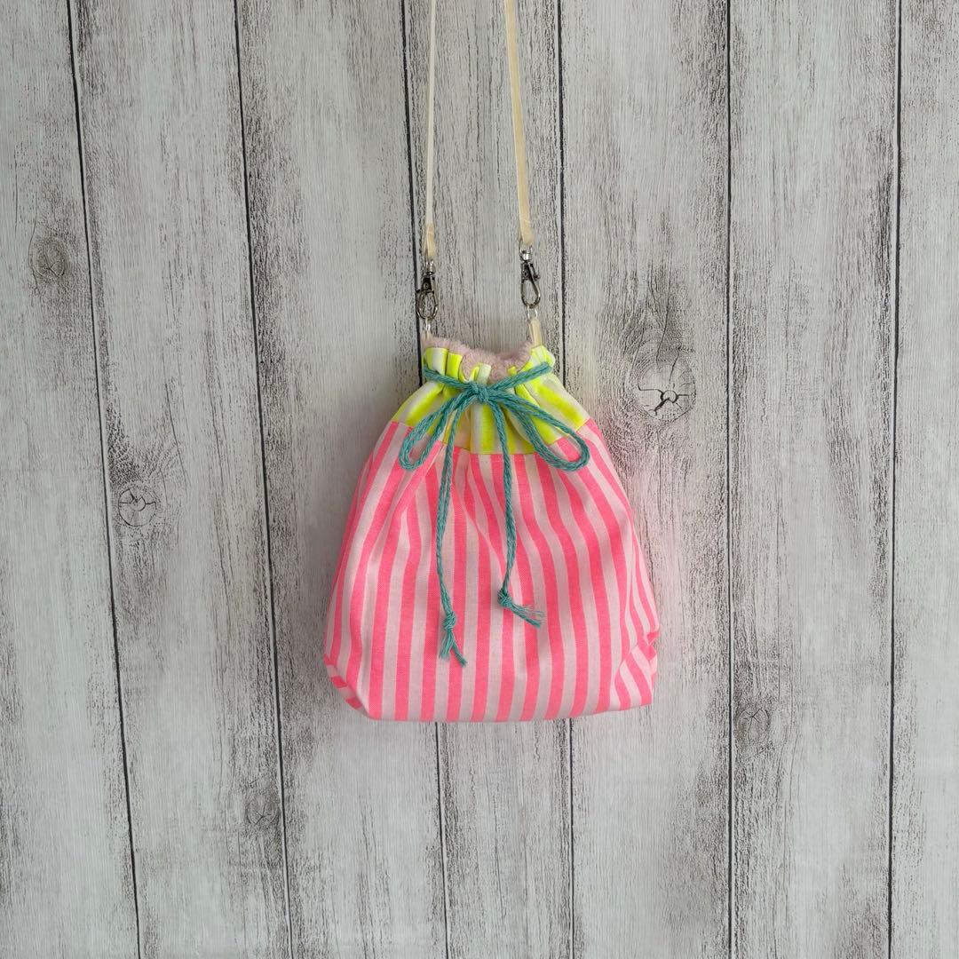 フクモモ仲良し巾着ポーチ　蛍光ストライプ①