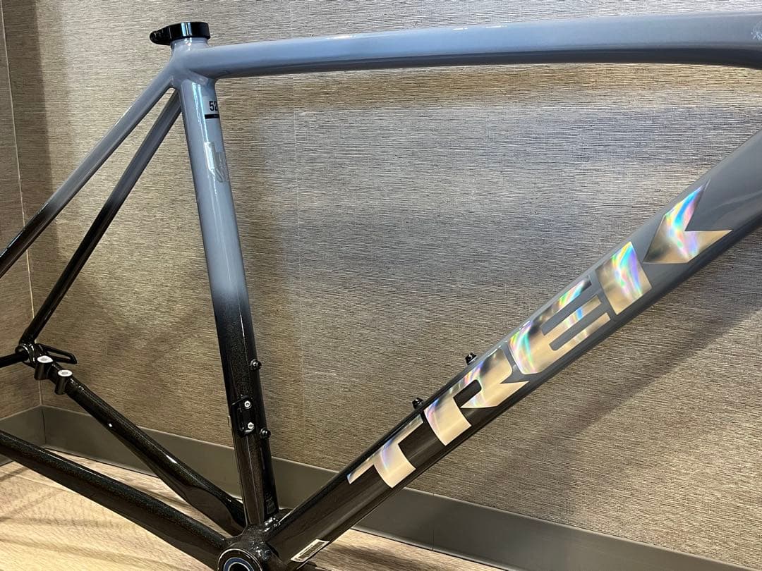 TREK EMONDA ALR 軽量アルミフレーム