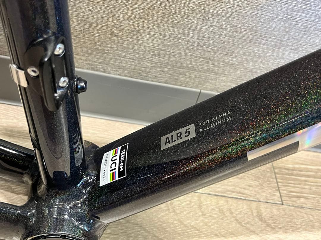 TREK EMONDA ALR 軽量アルミフレーム