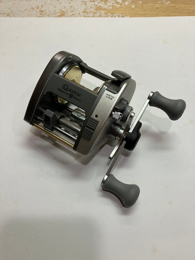 古いクァンタム 1421MG 中古品 オールド80年代 雷魚 ビッグベイト