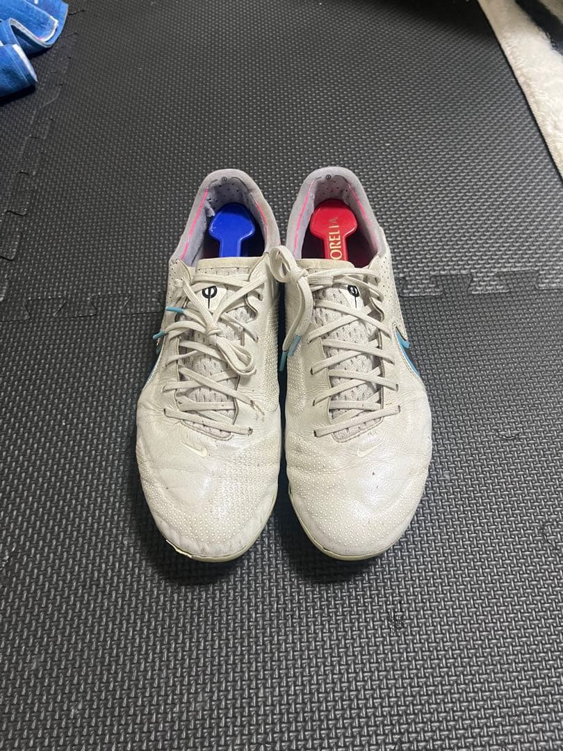 NIKEサッカースパイクティエンポ9