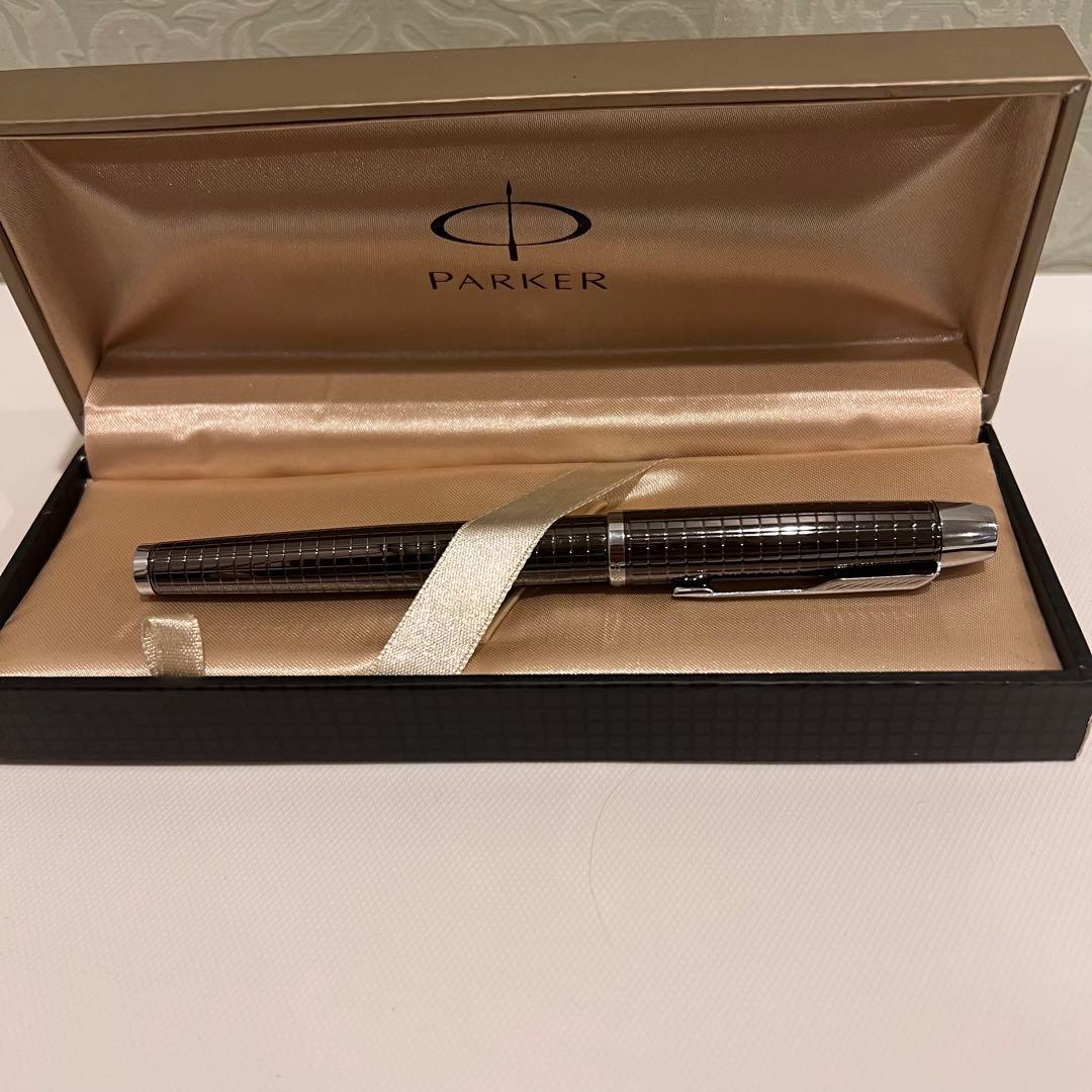 ほぼ未使用　パーカー　PARKER F 万年筆　シルバーケース付き　動作確認済み