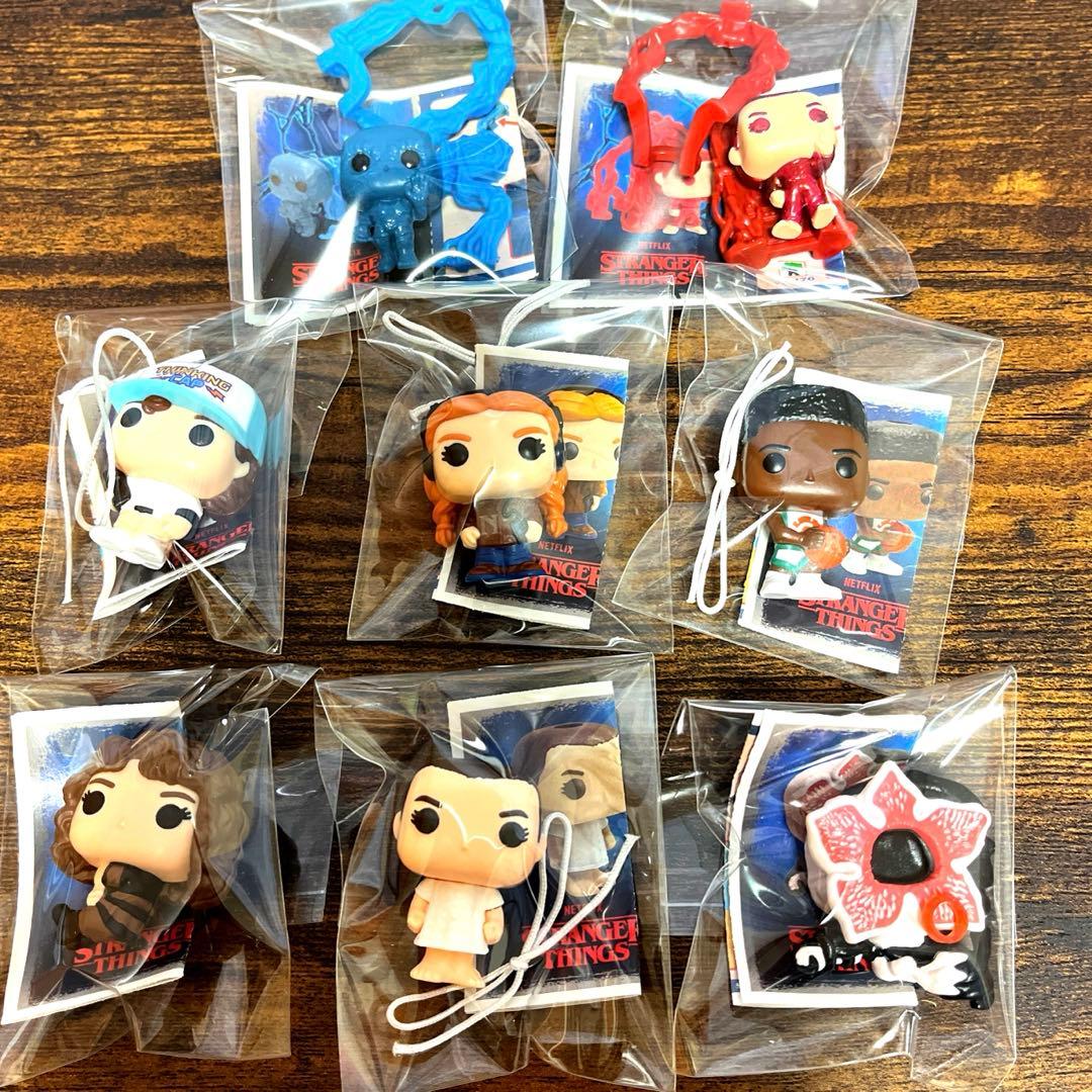 ストレンジャーシングス Kinder Joy マックス ダスティン エル ヘンリ