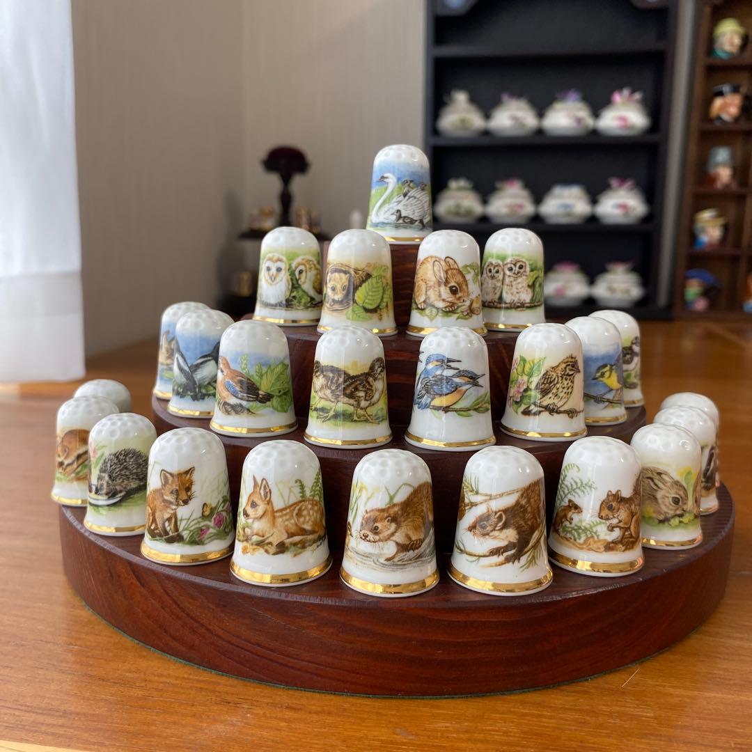 英国　イギリス　オークリーチャイナ　動物イラストの指貫　24個セット　スタンド付