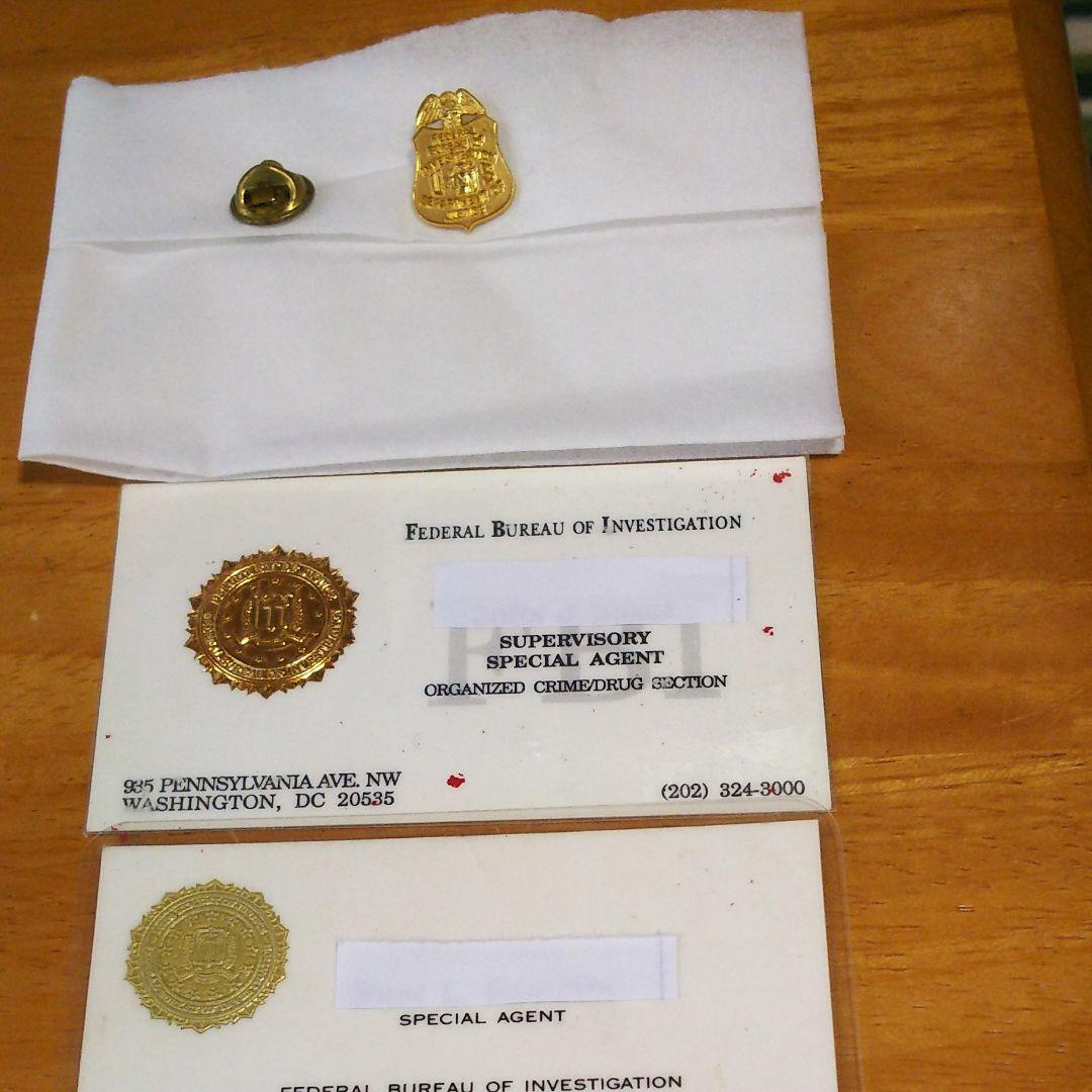 FBI 、襟章ピンバッジ。本物。
