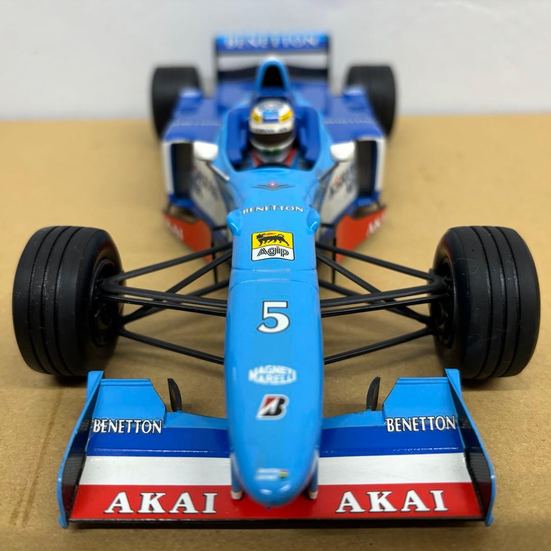 【ミニチャンプス　Benetton B197 ショーカー 1997年1/18】