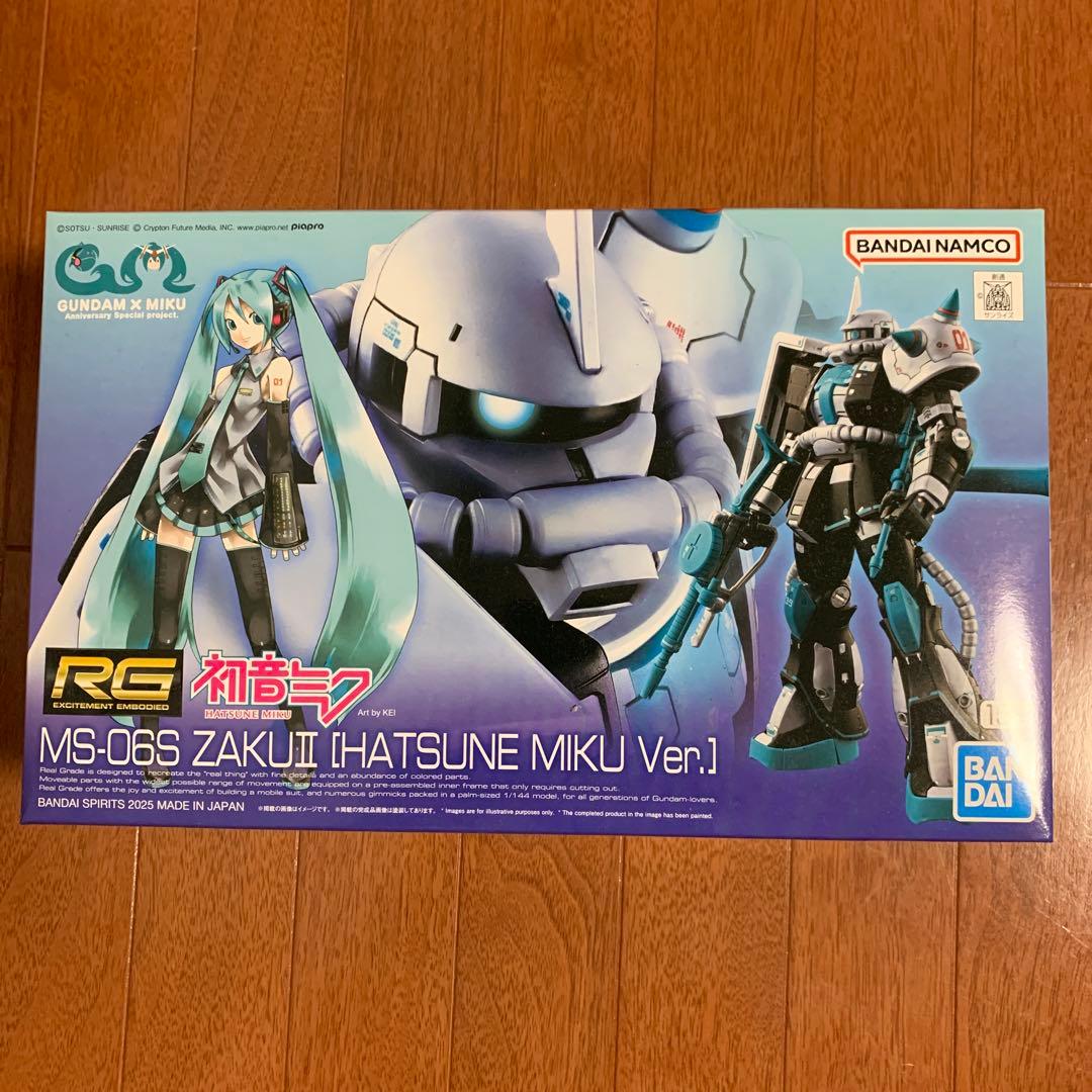 ロボット RG MS-06S ZAKU II [HATSUNE MIKU Ver.]
